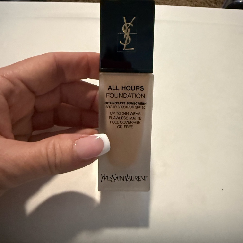 Yves Saint Laurent All Hours Foundation - Cream